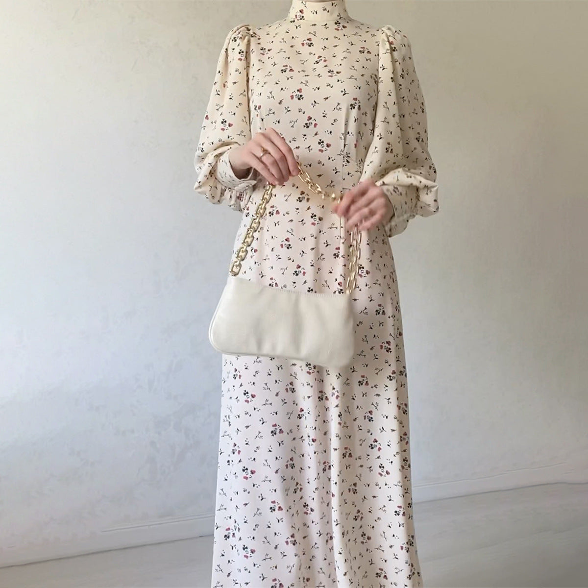 Robe longue ample à fleurs et manches longues avec broderie 3D