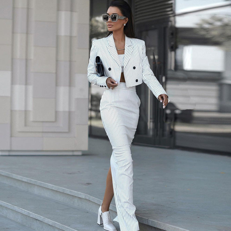 Ensemble deux pièces tailleur personnalisé en blanc à carreaux pour femme
