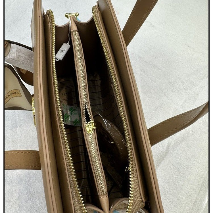 Sac bandoulière en similicuir beige avec foulard en soie brodé pour femme