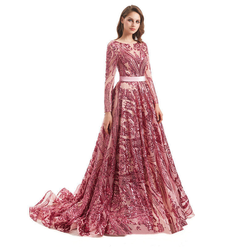 Robe femme élégante à broderies de paillettes, style travail soigné