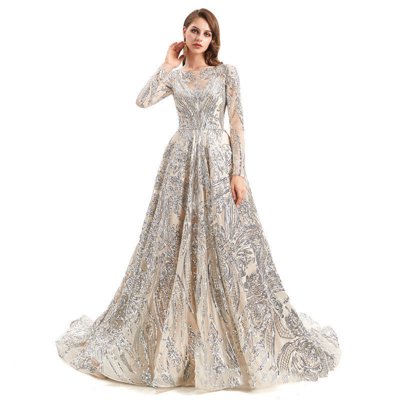 Robe femme élégante à broderies de paillettes, style travail soigné