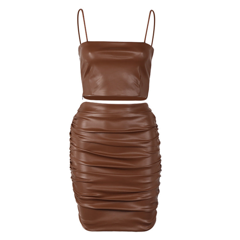 طقم مكون من قطعتين: تنورة قصيرة عصرية جذابة بدون حمالات من الجلد الصناعي البني