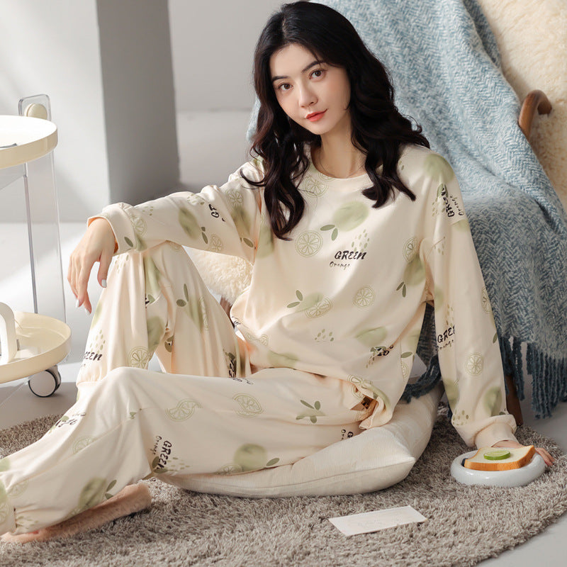 Ensemble pyjama femme doux et minimaliste pour le printemps et l'automne
