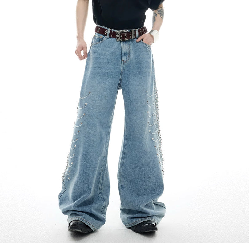 Jean délavé rétro avec rivets métalliques