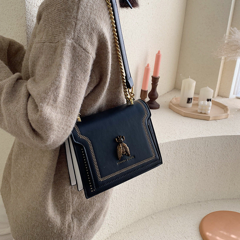Summer Chain Retro Bee Shoulder Messenger Bag 20cm PU Leather