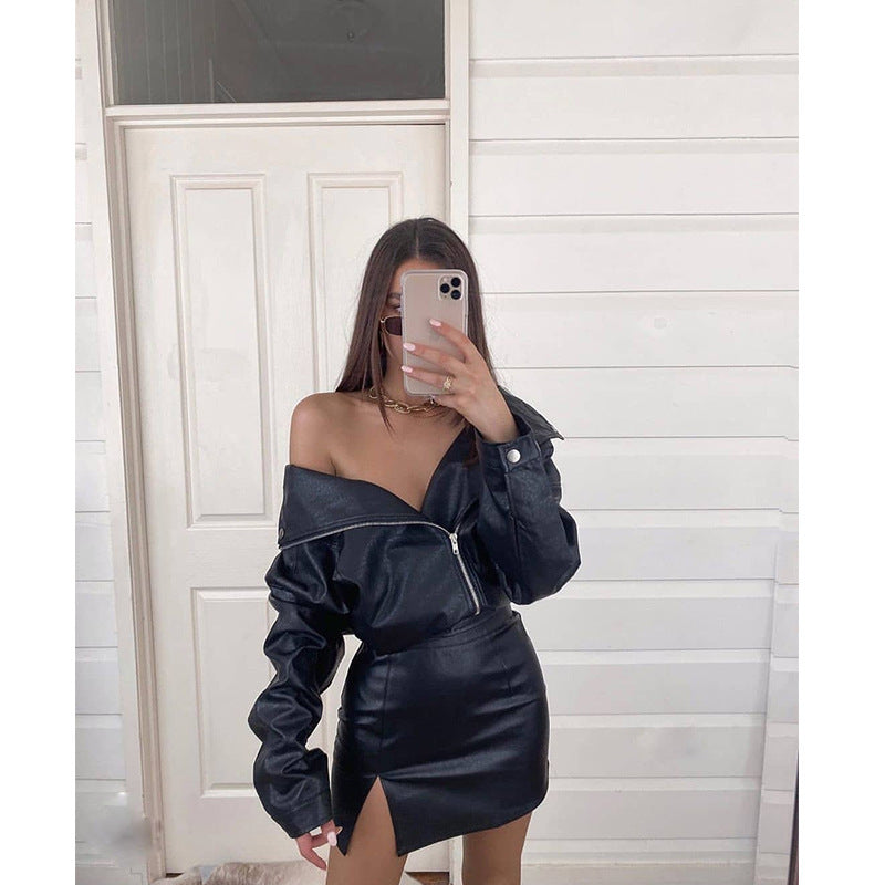 Jupe courte sexy en similicuir verni noir asymétrique à fente