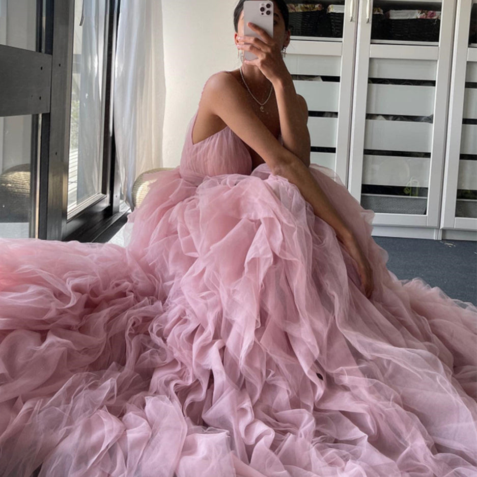 Robe longue de soirée/bal en maille rose avec bretelles fines et ourlet irrégulier