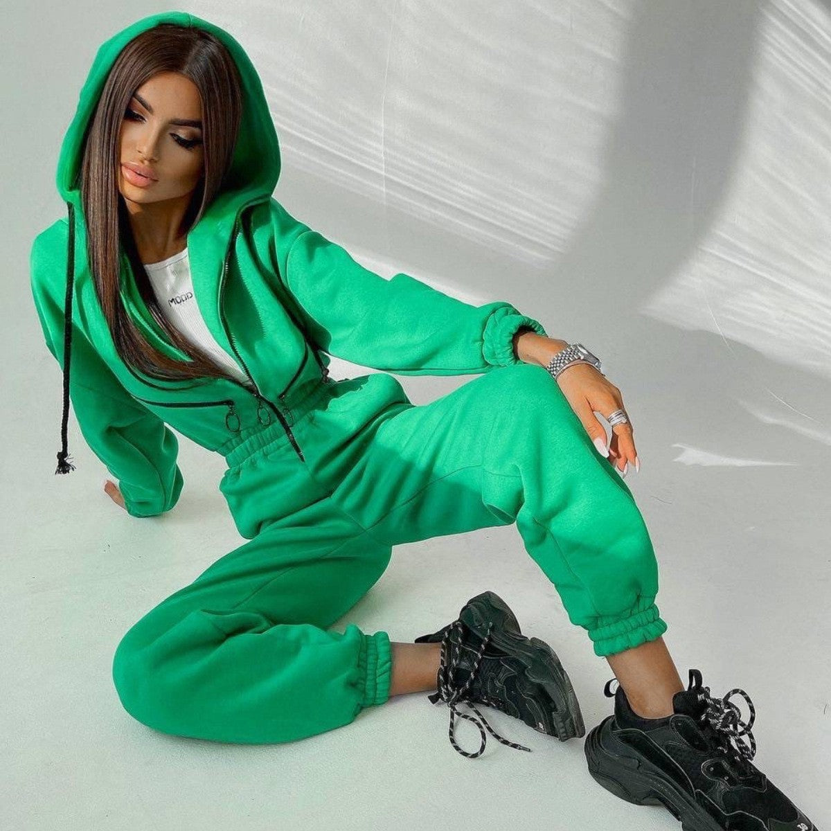 جمبسوت رياضي كاجوال بغطاء رأس قطعة واحدة للنساء