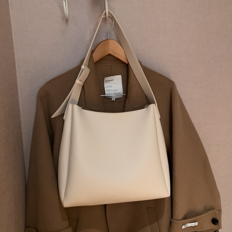 One Shoulder Large Capacity Simple Bucket Bag