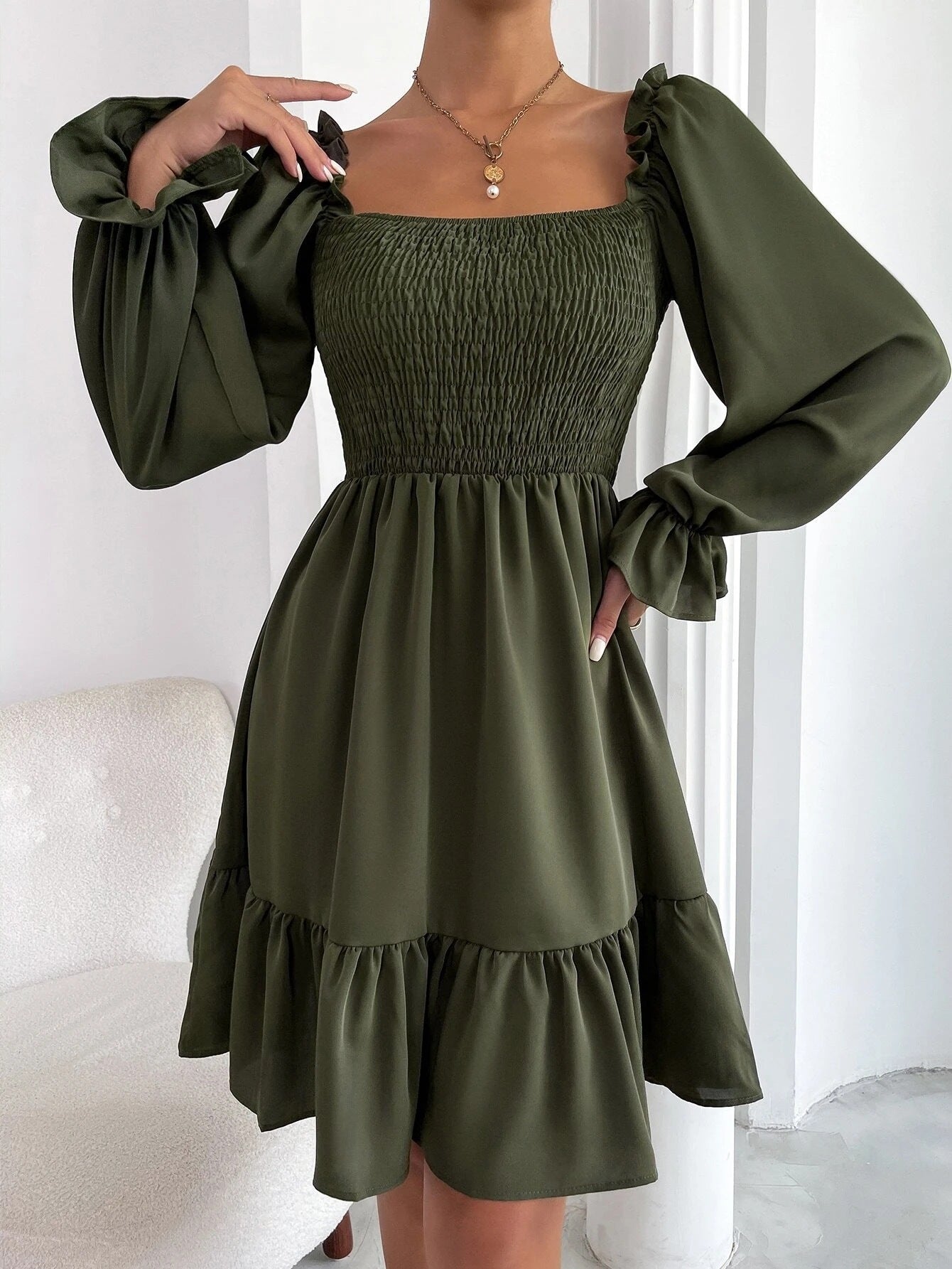 Robe trapèze évasée à manches longues, col carré et volants pour femme