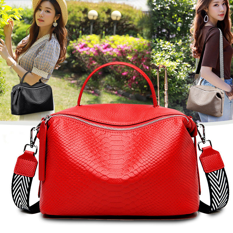 Trendy Portable First Layer Cowhide Ladies One-Shoulder Messenger Bag