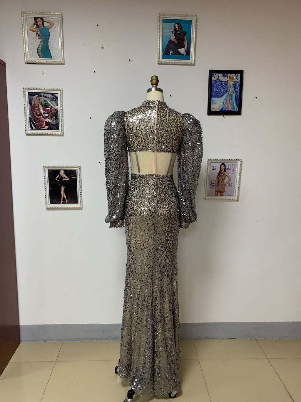 Robe longue gris argenté pour femme avec manches longues bouffantes