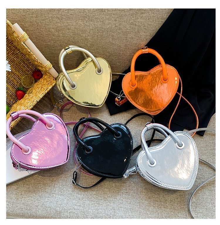 Heart-Shaped PU Shoulder Messenger Bag for Women 19x15x7cm