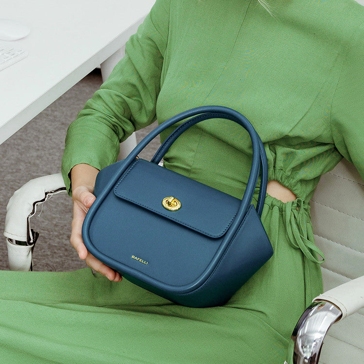 Women's Fashion Handmade leather Solid Color Messenger Bag