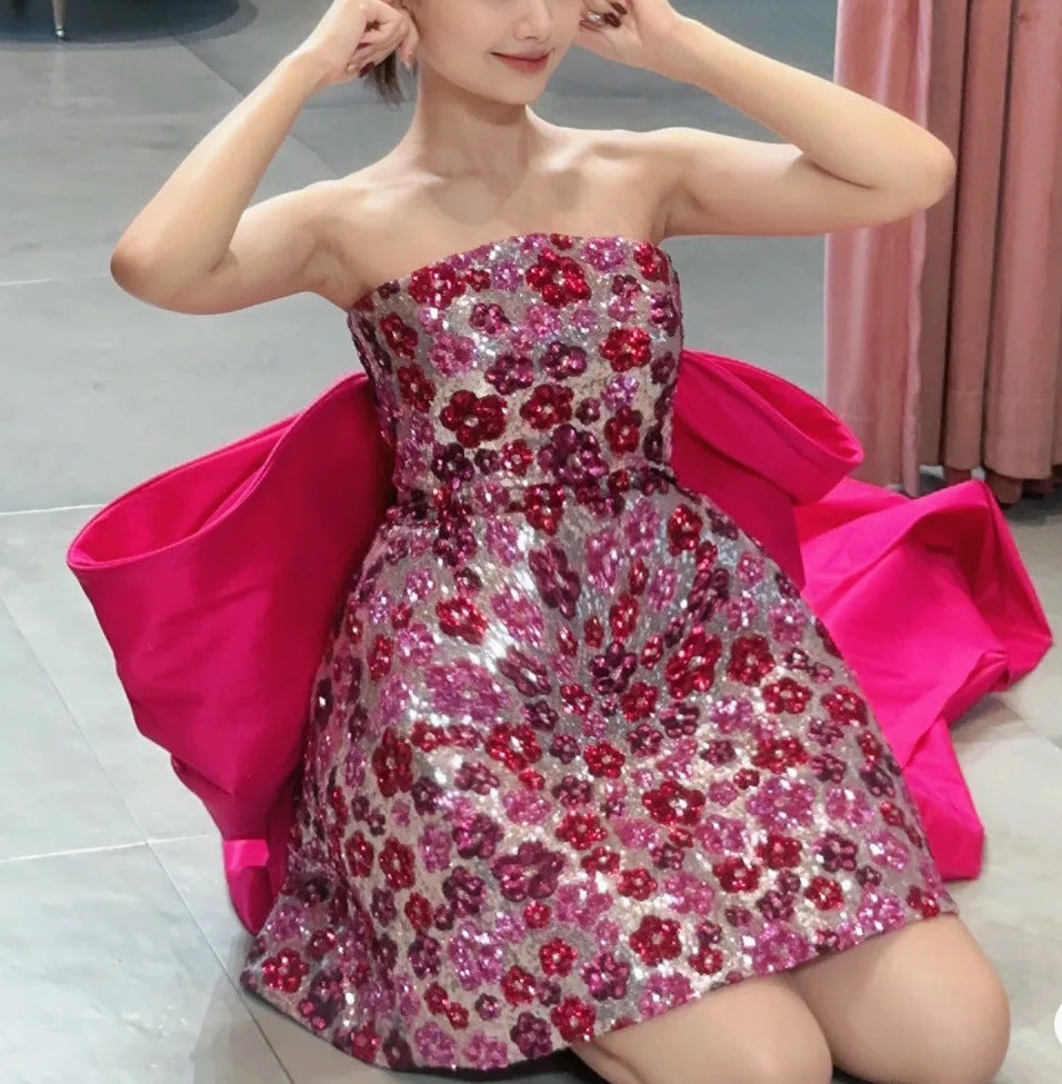 Robe sans manches à sequins et perles rose foncé étoilé Host