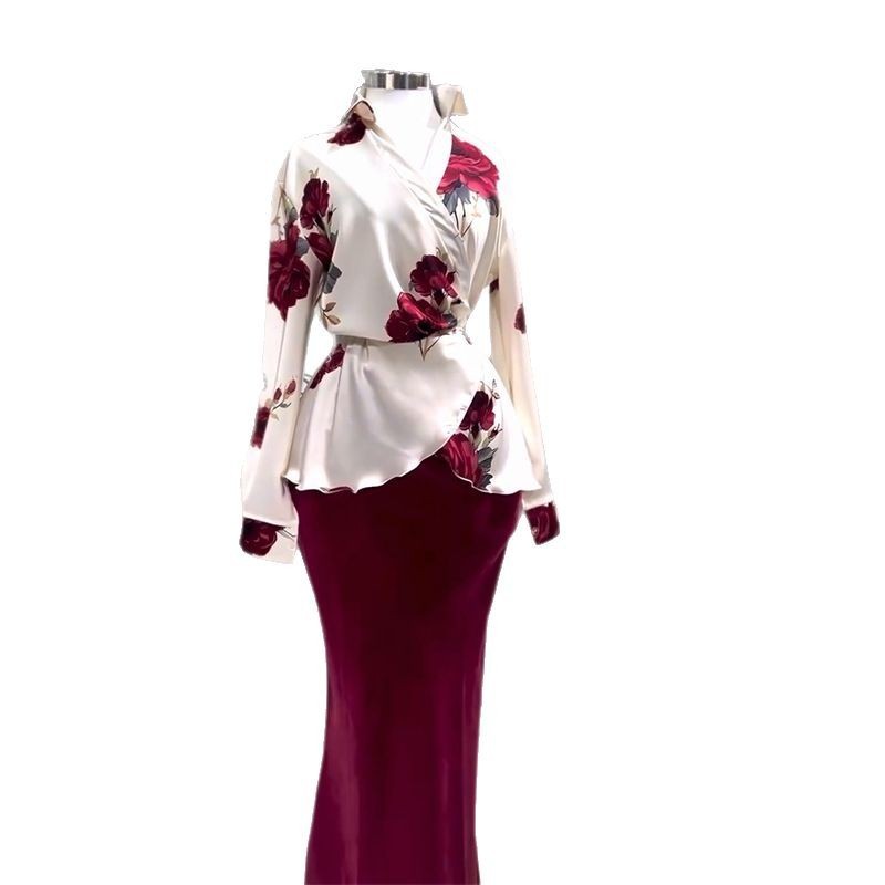 Tailleur jupe slim imprimé en V rouge foncé avec lacets en polyester