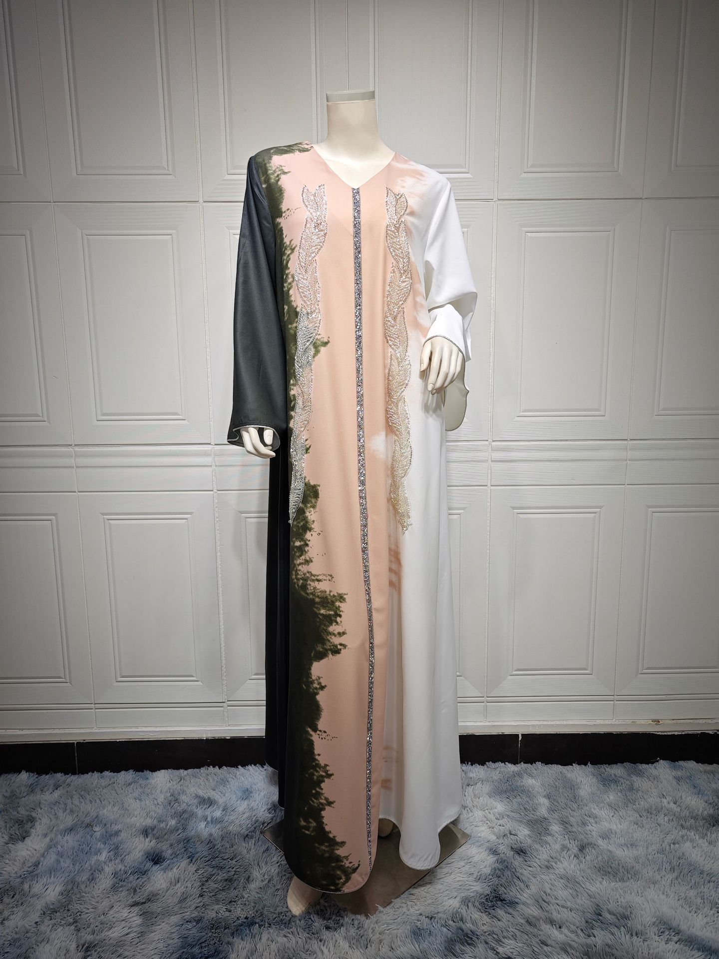 Robe musulmane brodée de perles, tie-dye et strass