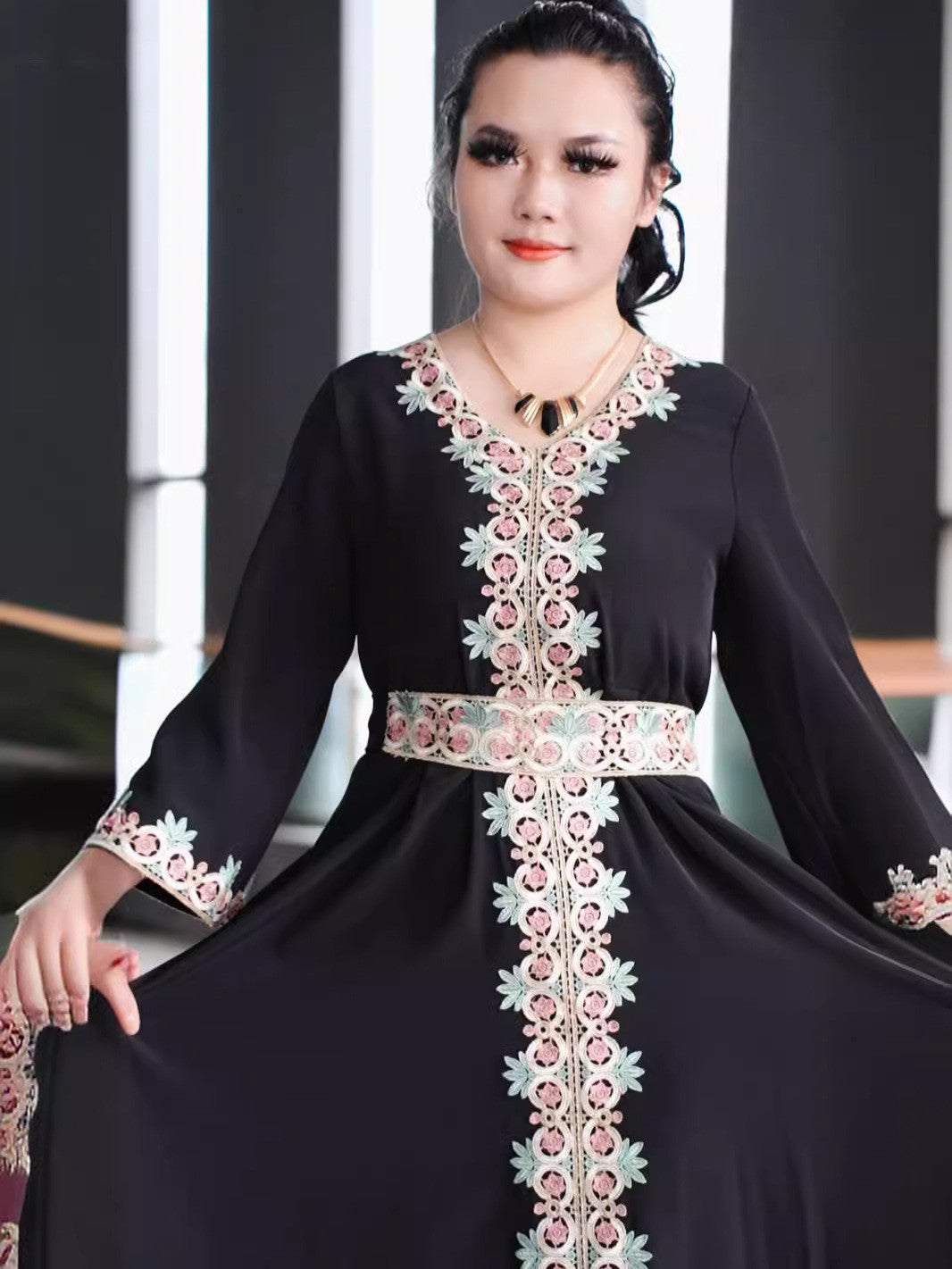 فستان نسائي طويل من الدانتيل الأسود مع حزام، فستان تقليدي للشرق الأوسط مقاس S-XL من البوليستر