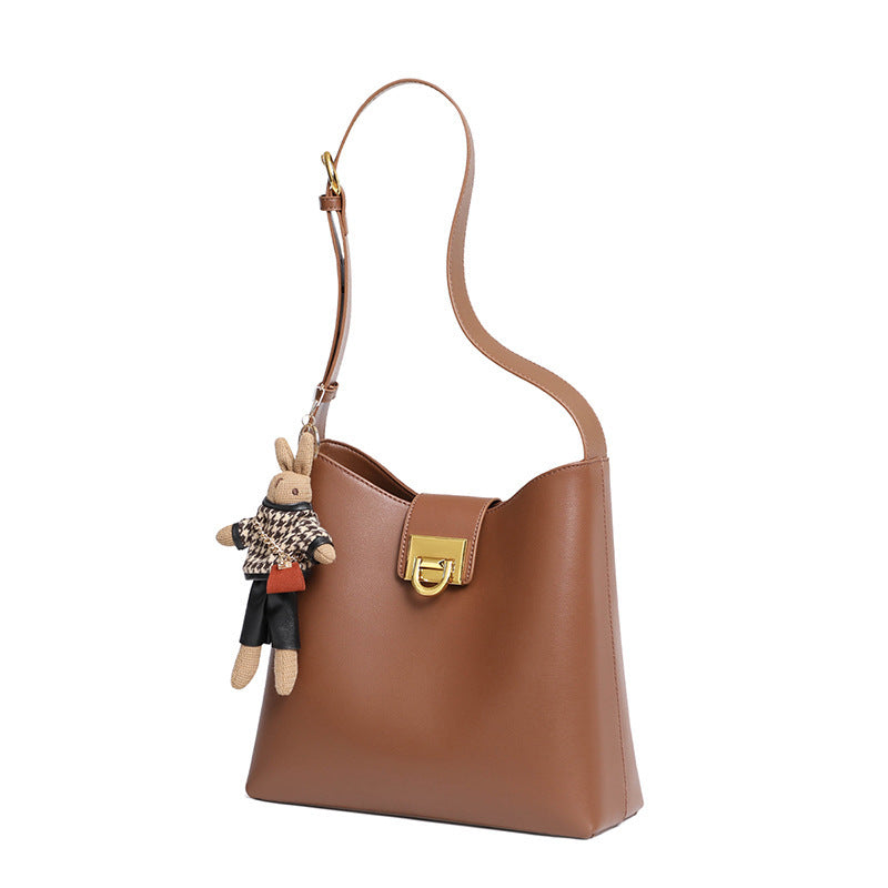 Trendy Large Leather Bucket Bag in Black & Caramel