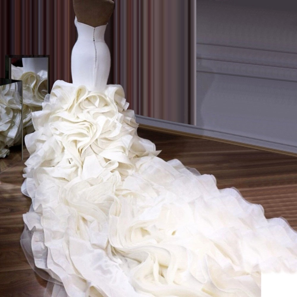 Robe longue traînante élégante avec soutien-gorge sans bretelles intégré