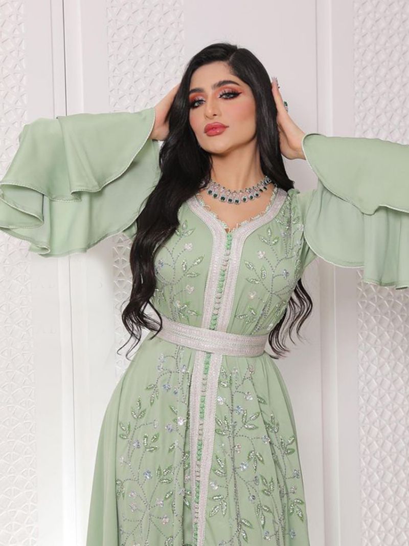 Robe caftan en dentelle vert moyen-oriental avec strass