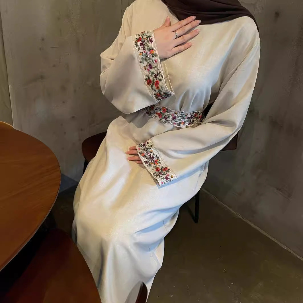 Robe musulmane brodée à manches longues en polyester abricot