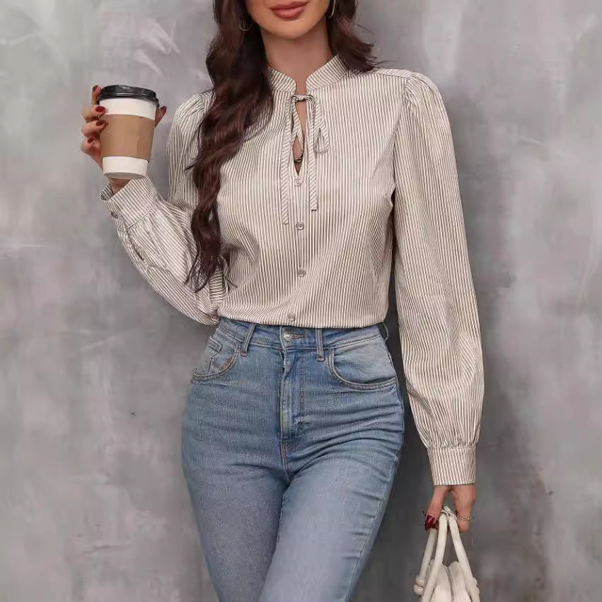 قميص نسائي بأكمام طويلة مخطط برباط ورقبة على شكل V