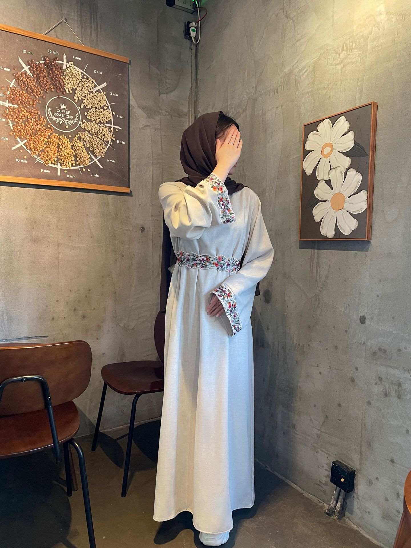 Robe musulmane brodée à manches longues en polyester abricot