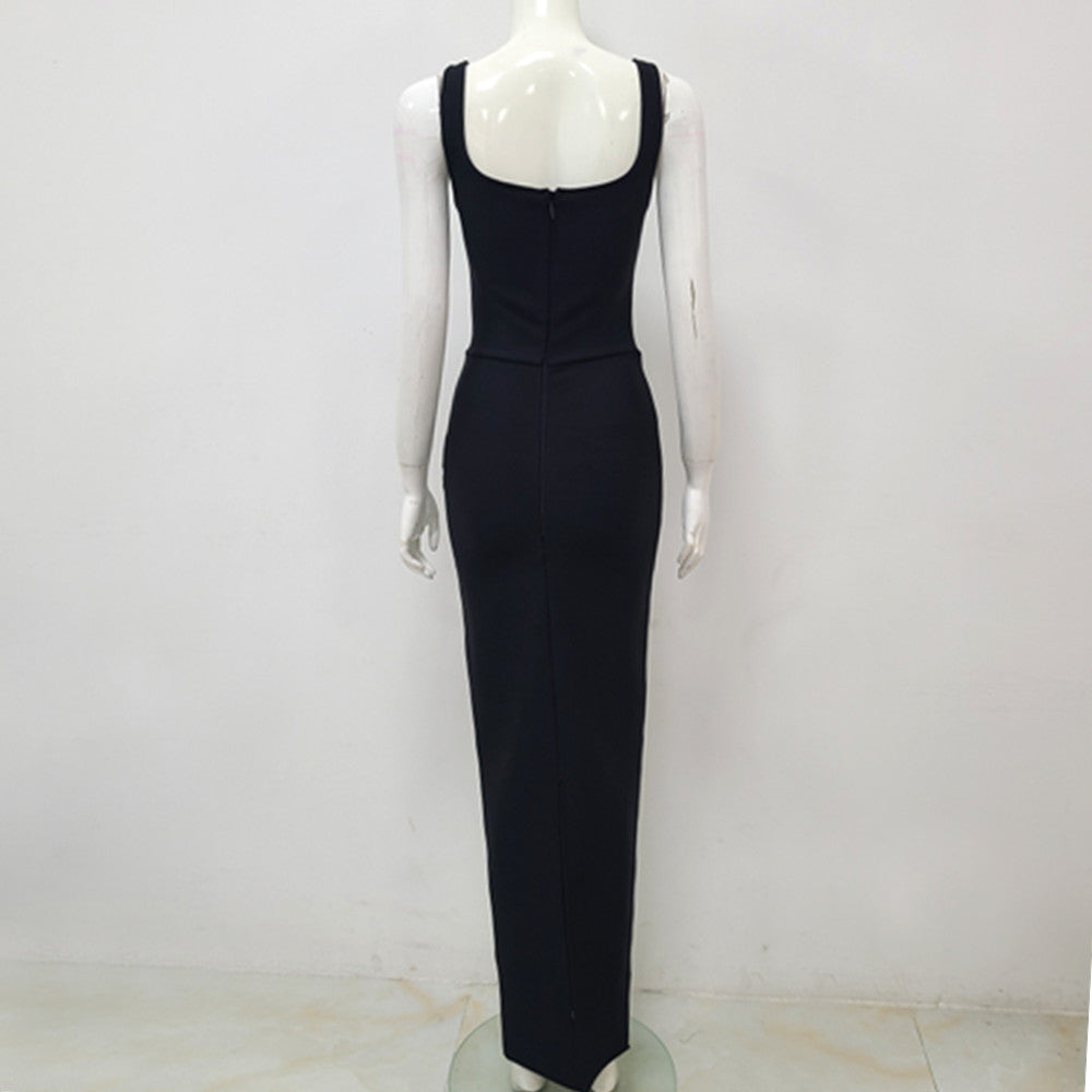 Robe de soirée moulante sans manches noire avec strass et col en U
