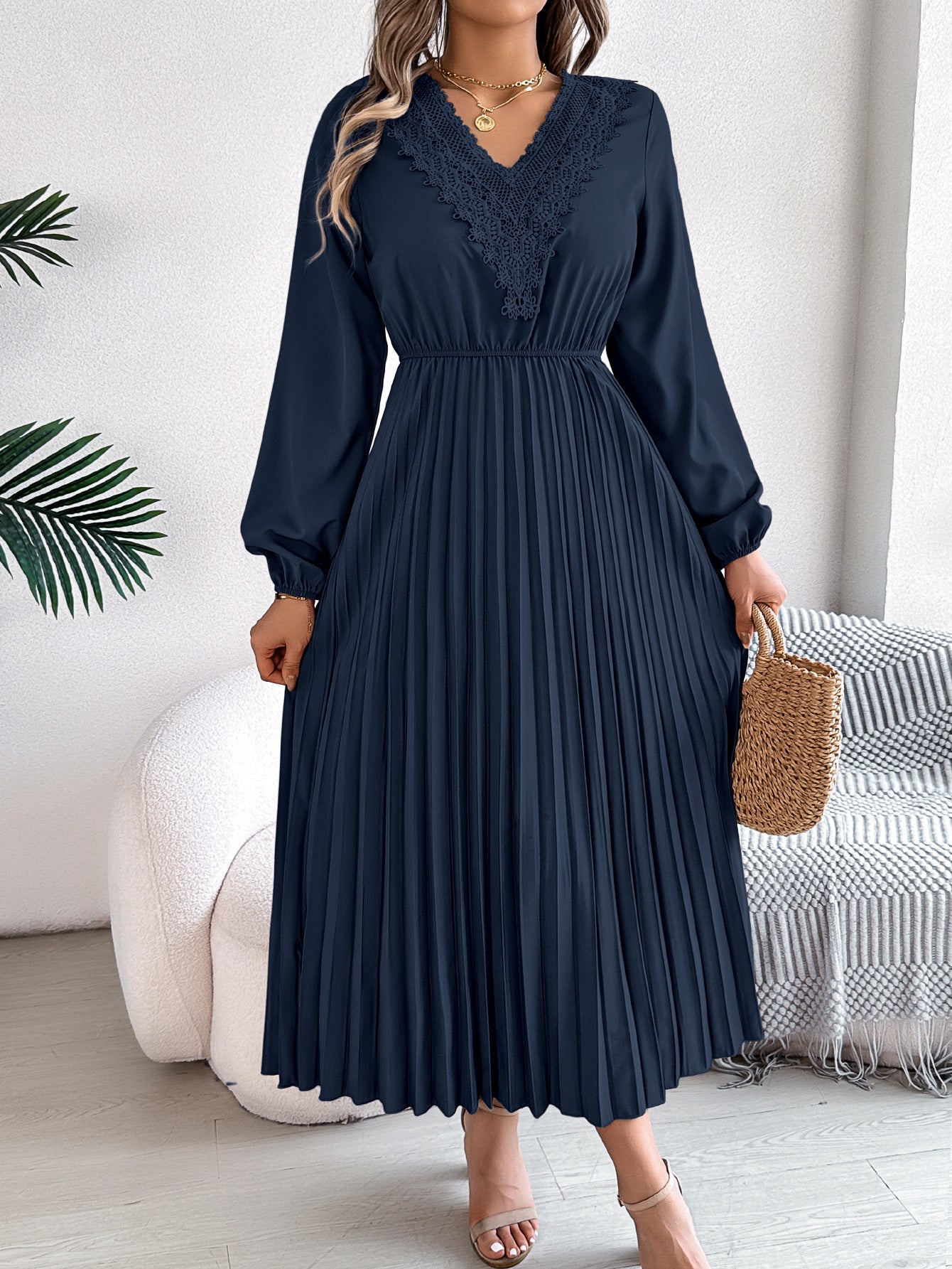 Women's V-neck Lace Cinched Pleated Long Dress
