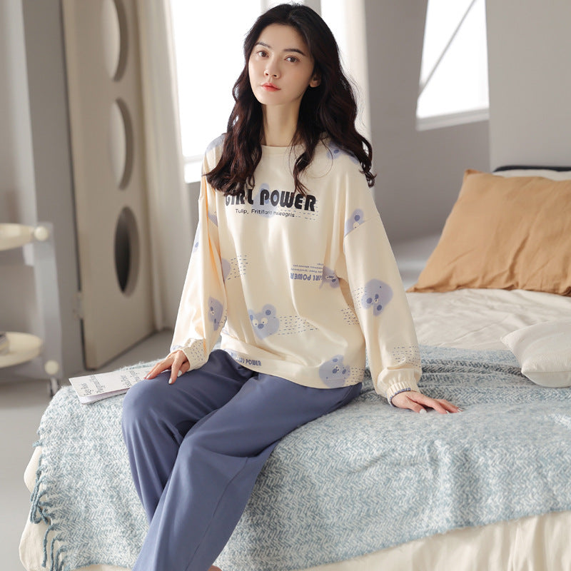 Ensemble pyjama femme doux et minimaliste pour le printemps et l'automne
