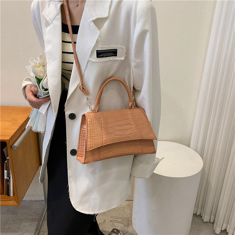 Popular Women's Shoulder Crossbody Handbag with Crocodile Pattern