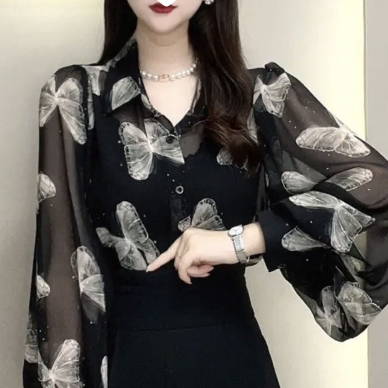 Chemise ajustée élégante en polyester élasthanne noir imprimé papillons