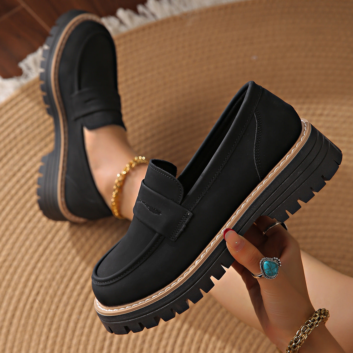 Women's Retro Solid Color Plus Size Casual Platform Shoes with Mid Heel