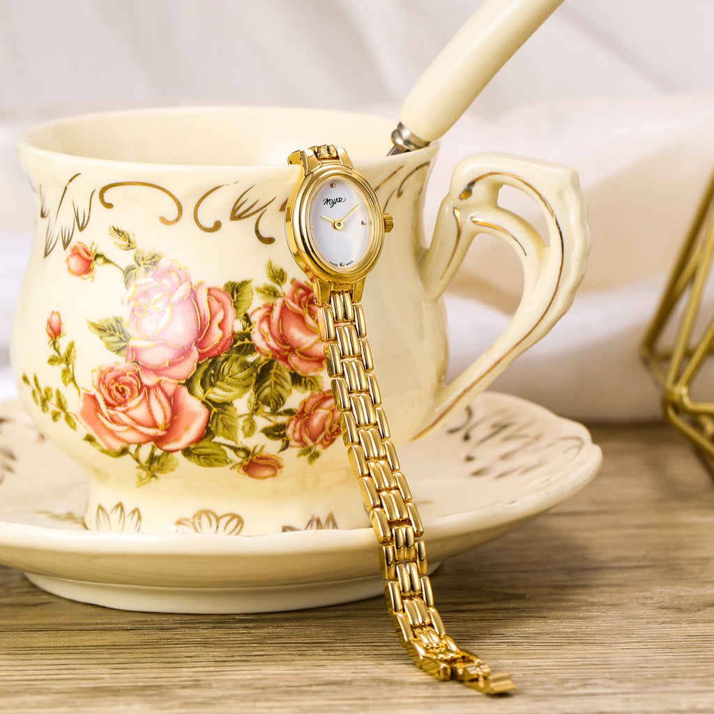 Montre à quartz étanche vintage ovale mini pour femme, épaisseur 7 mm, résistante à l'eau jusqu'à 30 m