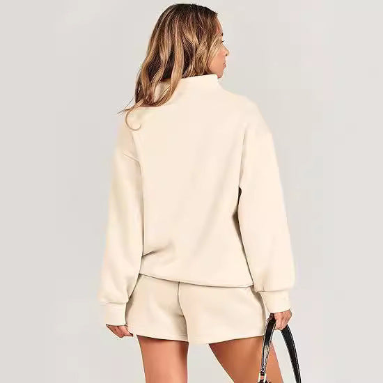 Ensemble deux pièces femme : sweat à capuche et short avec poches