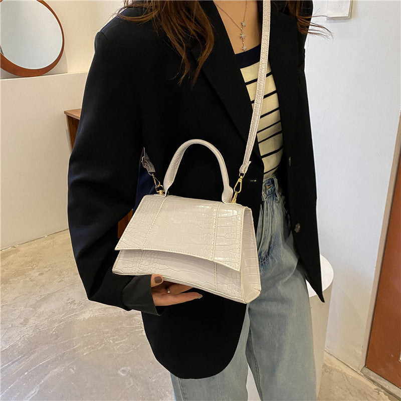 Popular Women's Shoulder Crossbody Handbag with Crocodile Pattern