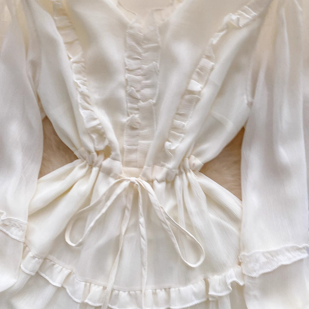 V-Neck Lace-Up High Waist Slimming Puff Sleeve Dress in Apricot