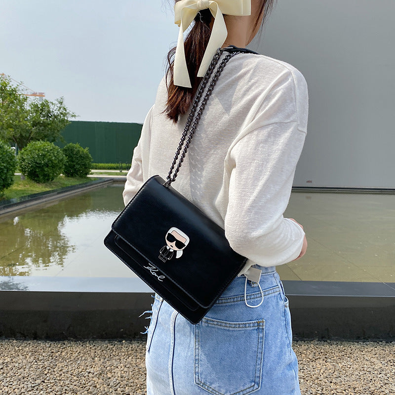 Fashion Chain One-Shoulder Medium Small Square Bag with Lock