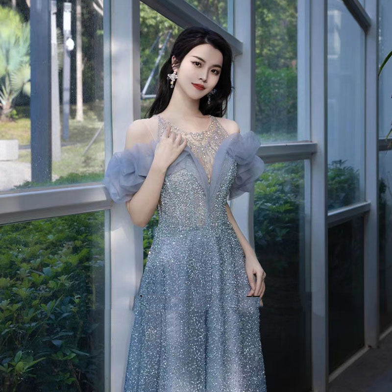 Robe de soirée en gaze légère bleu saphir perlée pour femme