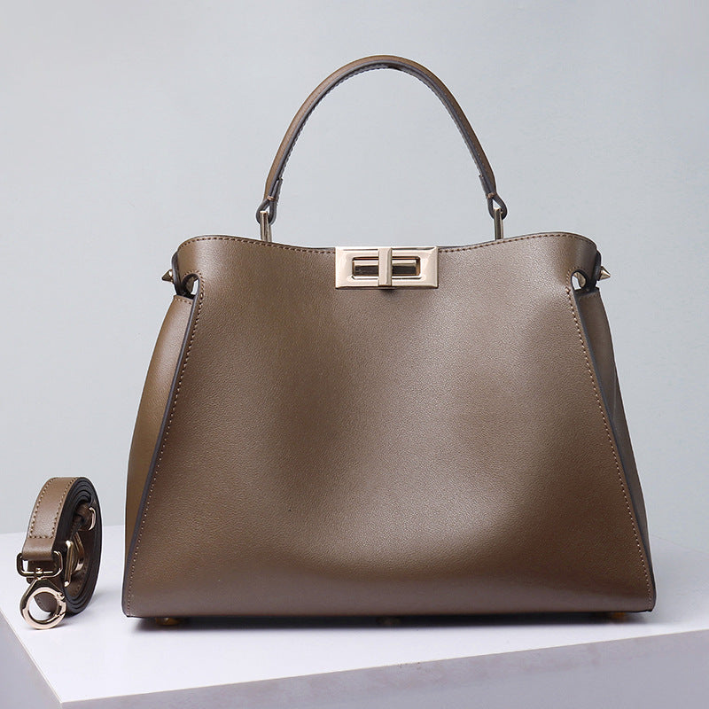 Sac à bandoulière en cuir grand format pour femme avec fermeture à verrou