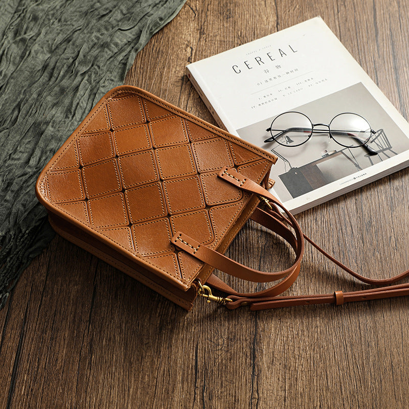 Vintage Vegetable Tanned Leather Handbag for Women - 22cm Square Magnetic Closure