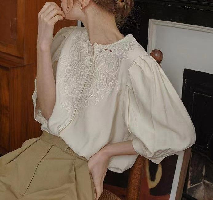 Retro Embroidered Top Design Sense Niche Hollow White