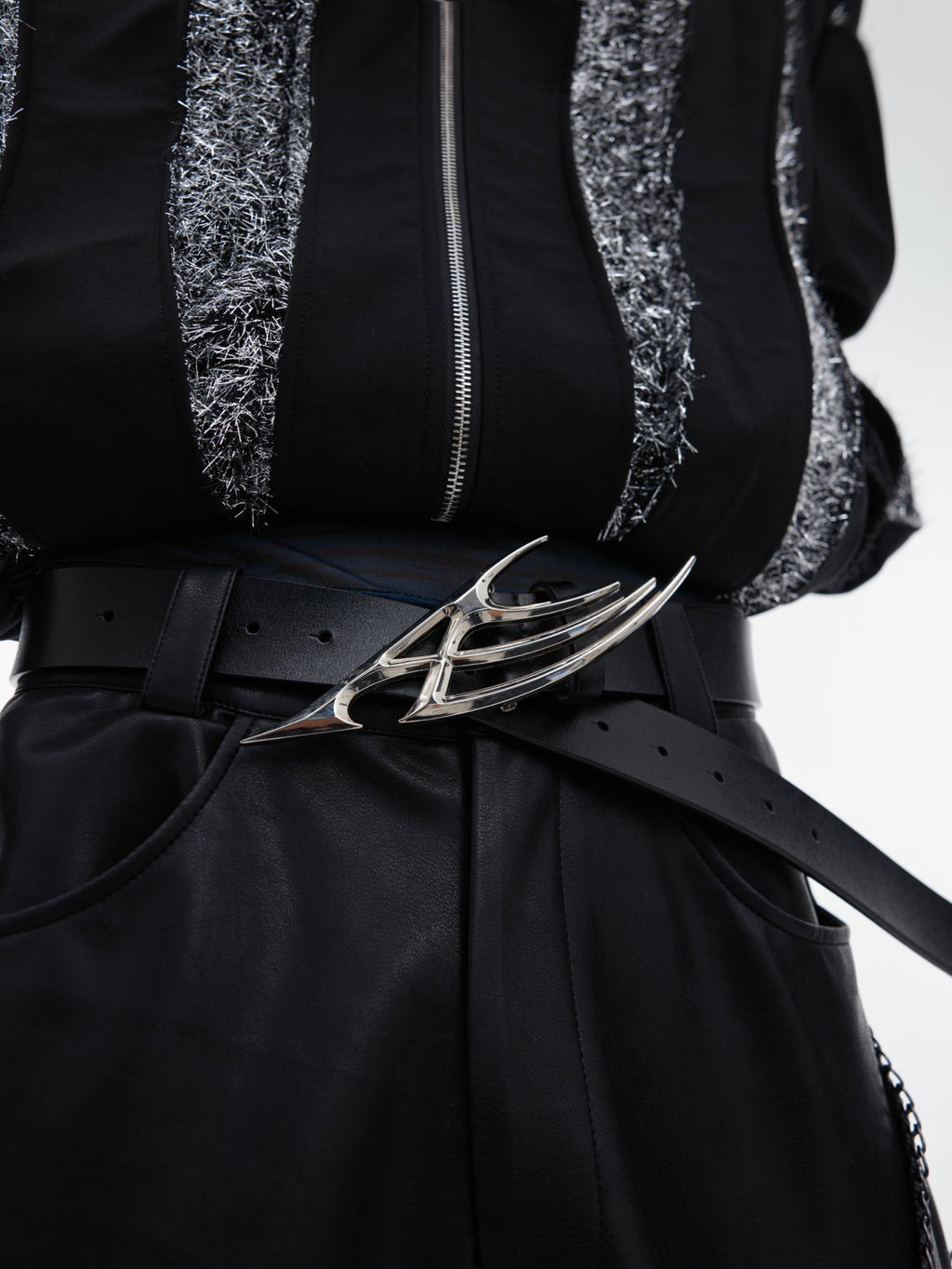 Ceinture Déconstruction unisexe en cuir de vachette avec boucle en titane, 110 cm
