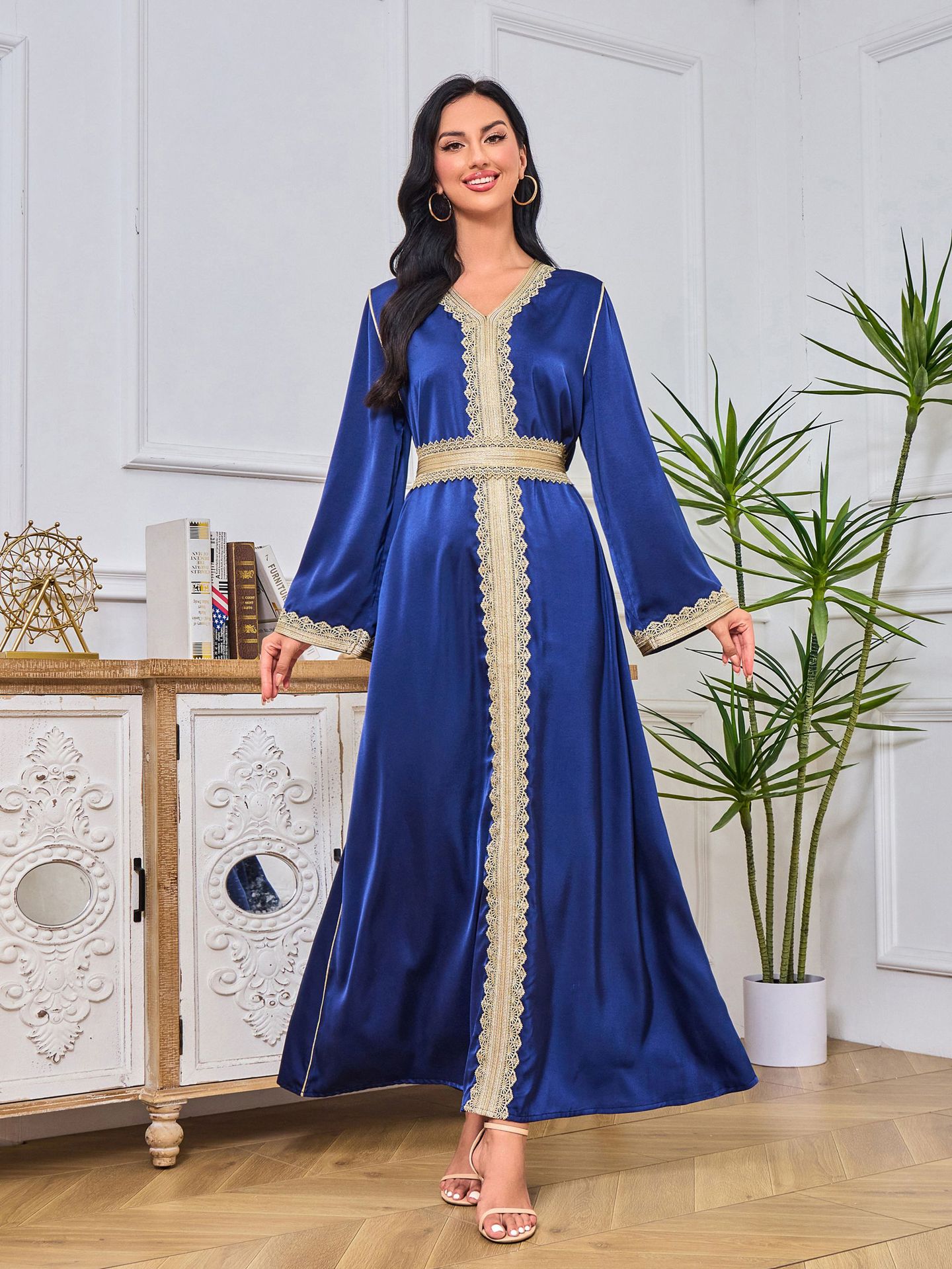 Robe abaya arabe ornée de motifs imprimés à la pierre chaude et de broderies