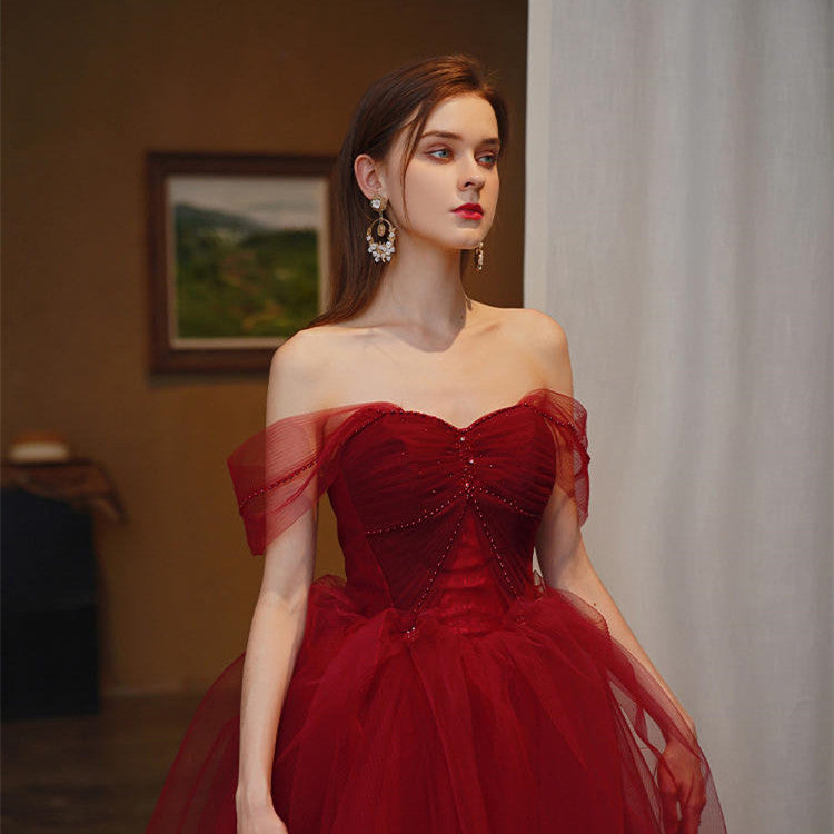 Robe grillée tendance rouge asymétrique pour femme