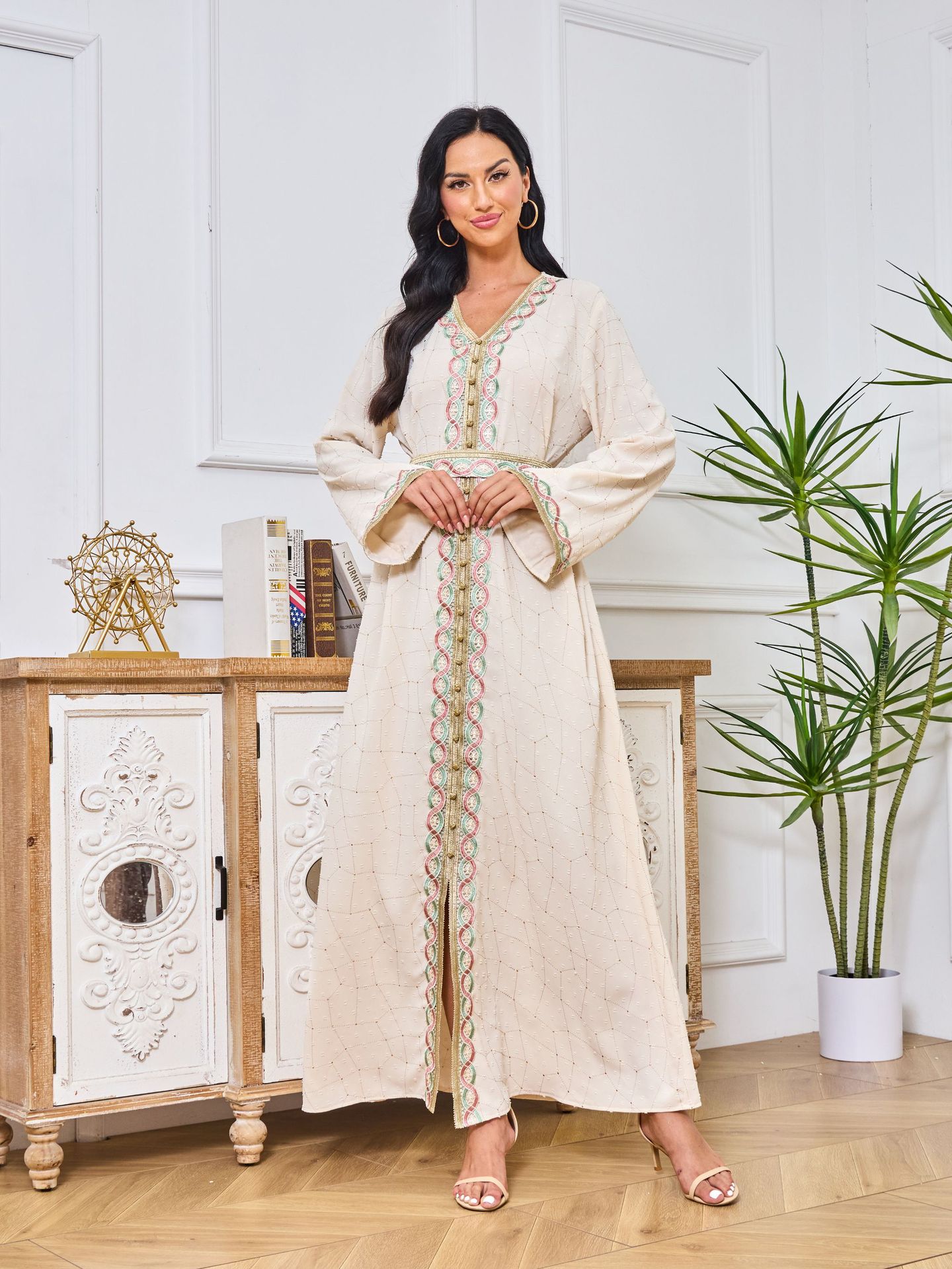 Robe abaya arabe ornée de motifs imprimés à la pierre chaude et de broderies