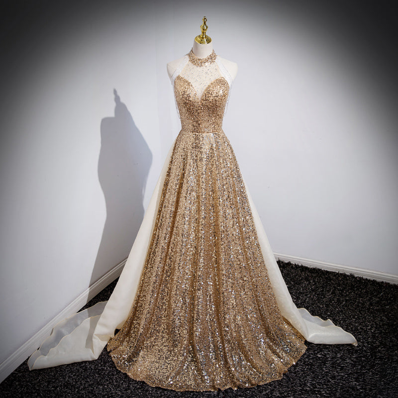 Robe de soirée dorée sans manches pour performance d'hôtesse