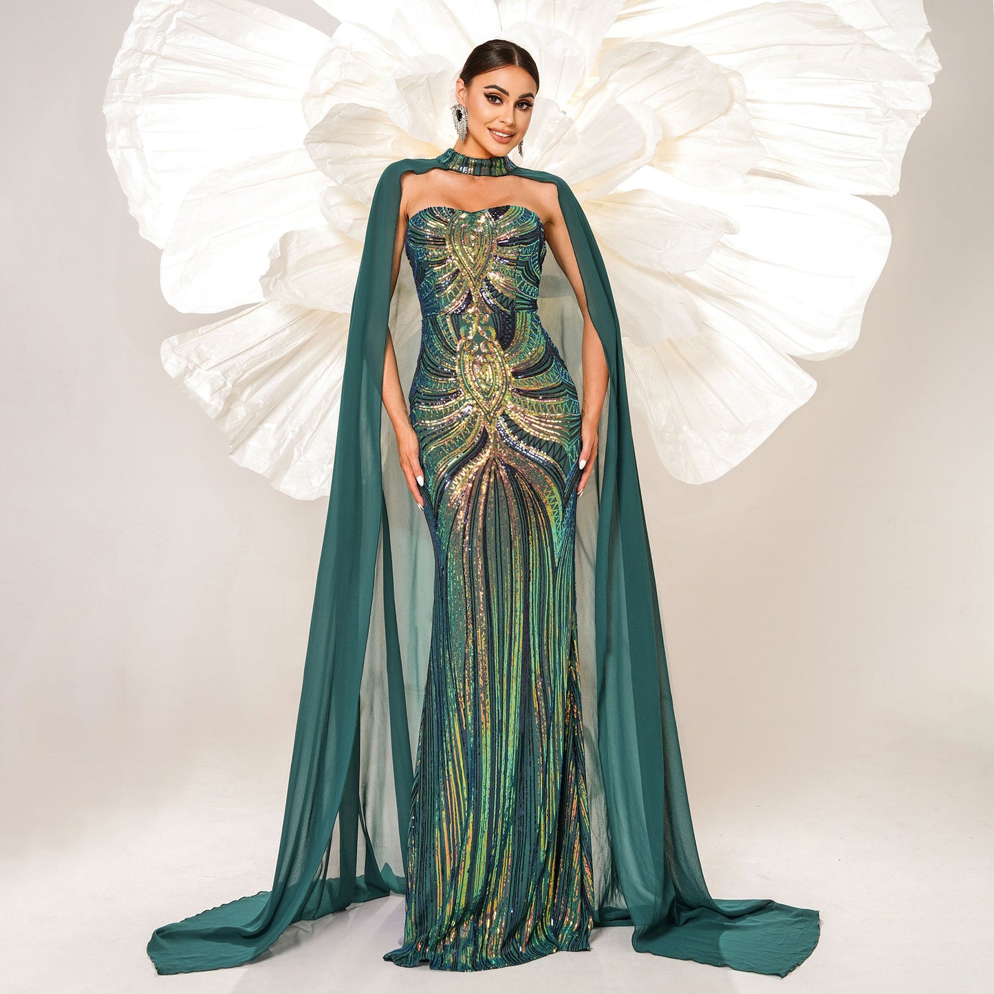 فستان جديد أوروبي وأمريكي بأكمام طويلة ورقبة دائرية مزين بالترتر