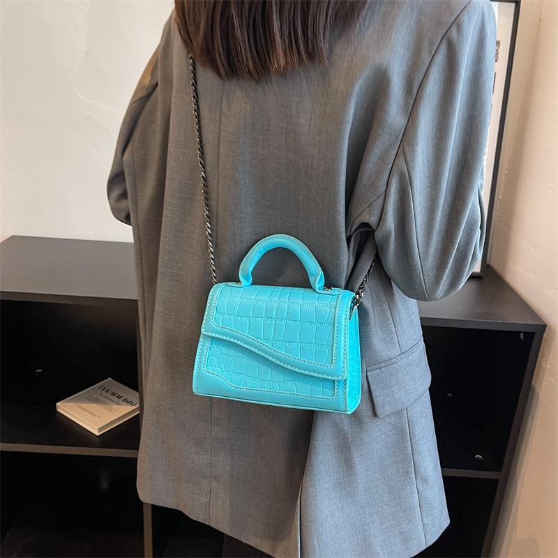 Retro Niche Women’s Crocodile Pattern Clamshell Bag